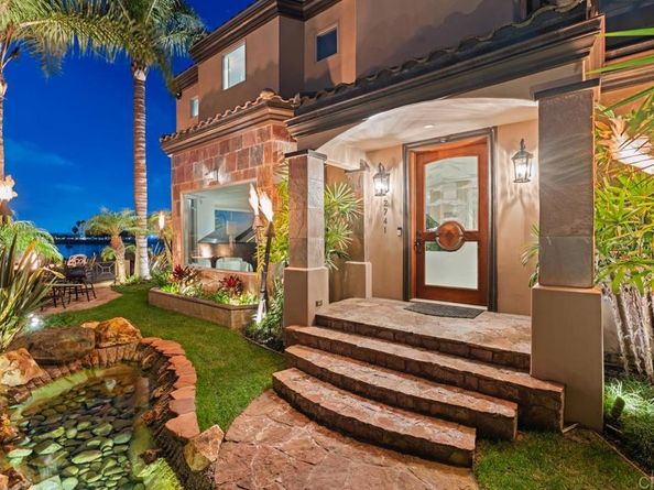 2741 Bayside Walk, San Diego CA 92109