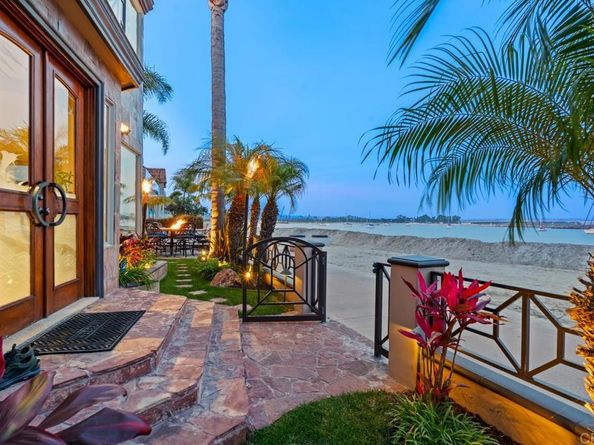 2741 Bayside Walk, San Diego CA 92109