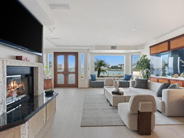 2741 Bayside Walk, San Diego CA 92109