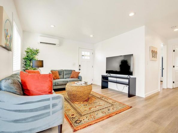 376 378 Acacia Drive, Carlsbad CA 92008