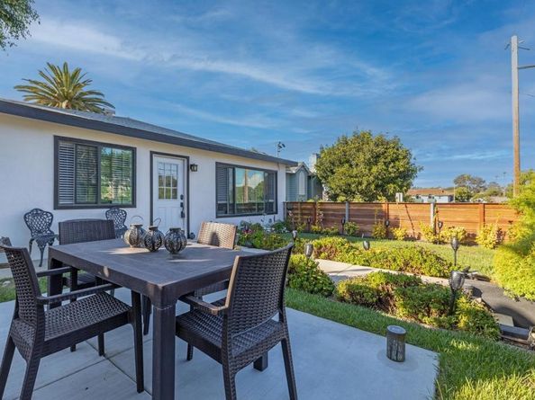 376 378 Acacia Drive, Carlsbad CA 92008