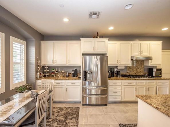 2402 Honeybell Lane, Escondido CA 92027