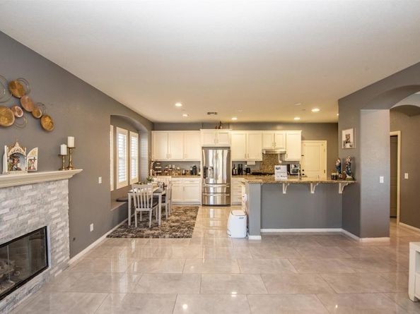 2402 Honeybell Lane, Escondido CA 92027