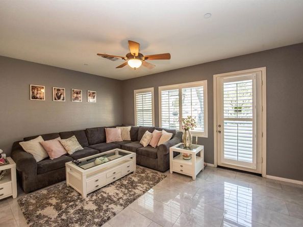 2402 Honeybell Lane, Escondido CA 92027