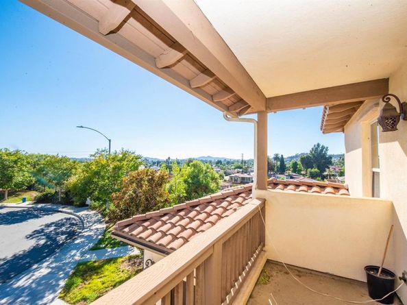 2402 Honeybell Lane, Escondido CA 92027