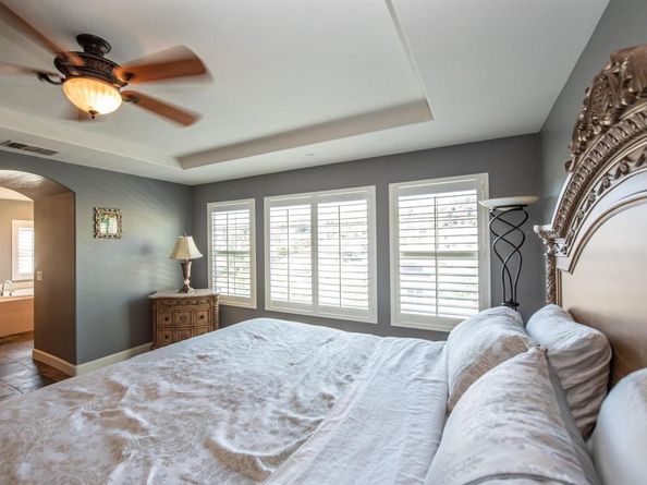 2402 Honeybell Lane, Escondido CA 92027