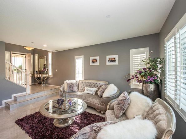 2402 Honeybell Lane, Escondido CA 92027