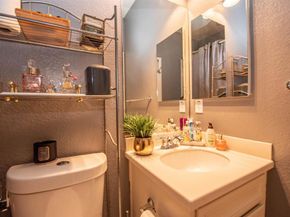 2402 Honeybell Lane, Escondido CA 92027