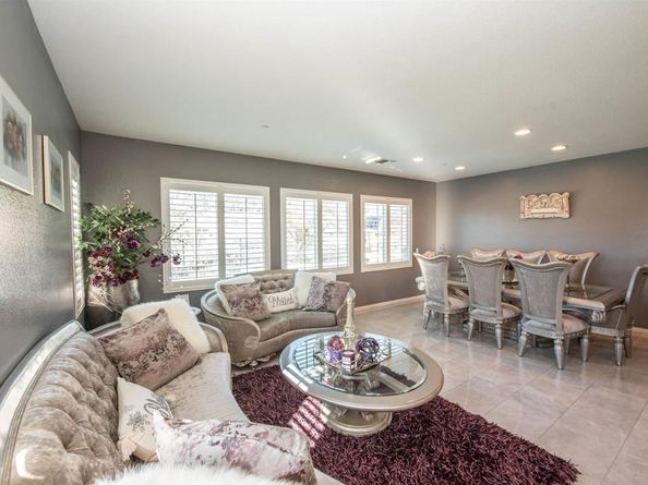 2402 Honeybell Lane, Escondido CA 92027