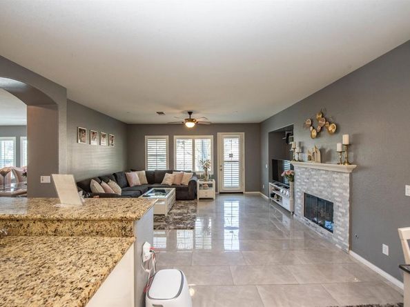 2402 Honeybell Lane, Escondido CA 92027