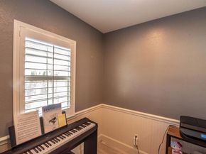 2402 Honeybell Lane, Escondido CA 92027