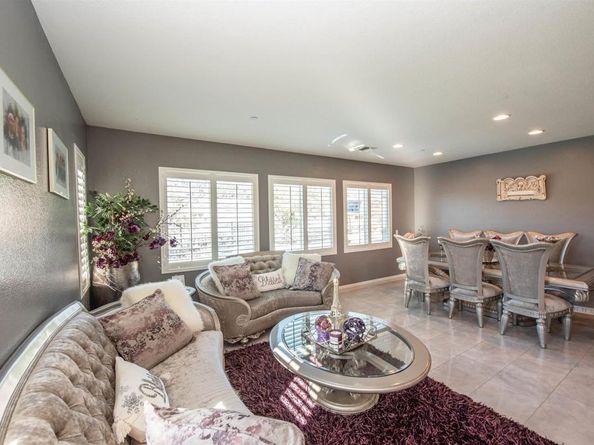 2402 Honeybell Lane, Escondido CA 92027