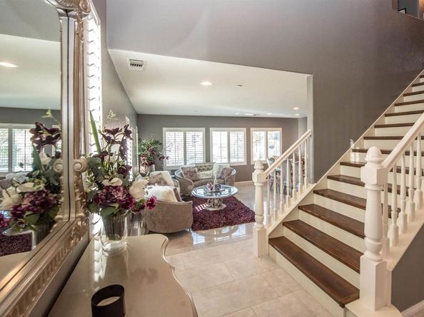 2402 Honeybell Lane, Escondido CA 92027