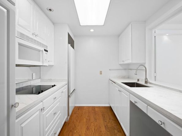 3890 Nobel Drive 1404, San Diego CA 92122
