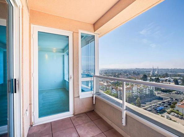 3890 Nobel Drive 1404, San Diego CA 92122