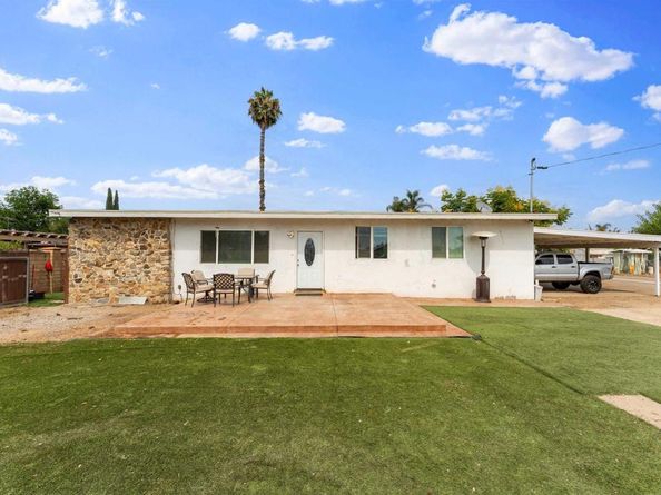 1045 Howard Avenue, Escondido CA 92029