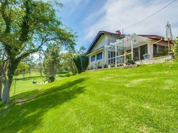 1129 La Casa Drive