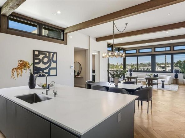 2677 State Street 301, Carlsbad CA 92008