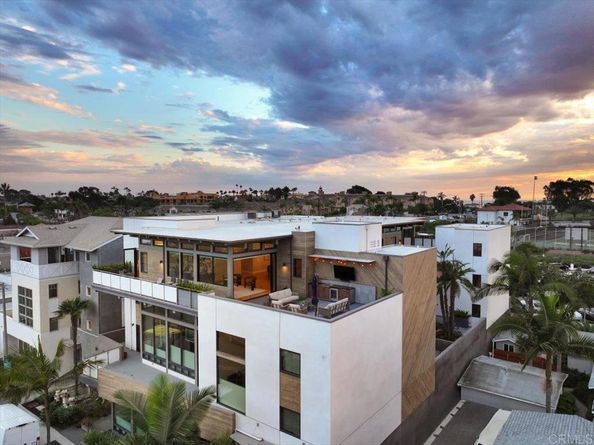 2677 State Street 301, Carlsbad CA 92008