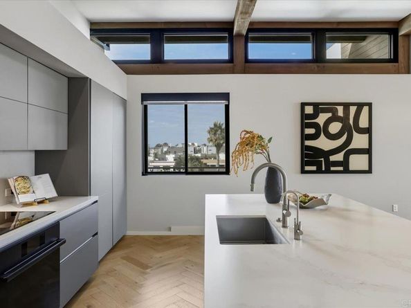 2677 State Street 301, Carlsbad CA 92008