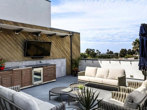 2677 State Street 301, Carlsbad CA 92008