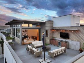 2677 State Street 301, Carlsbad CA 92008