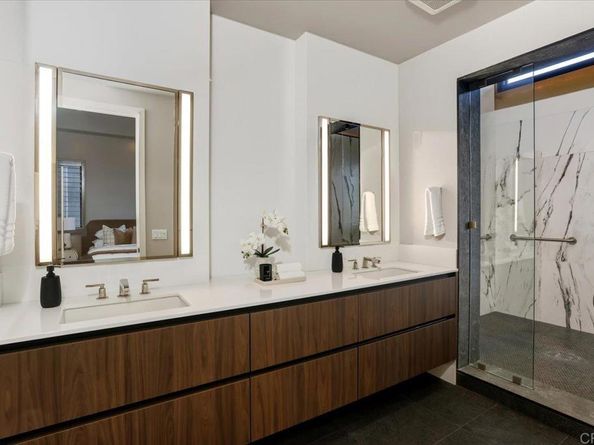 2677 State Street 301, Carlsbad CA 92008