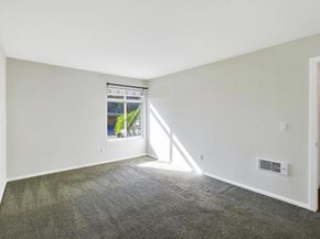 432 Edgehill Lane 169, Oceanside CA 92054