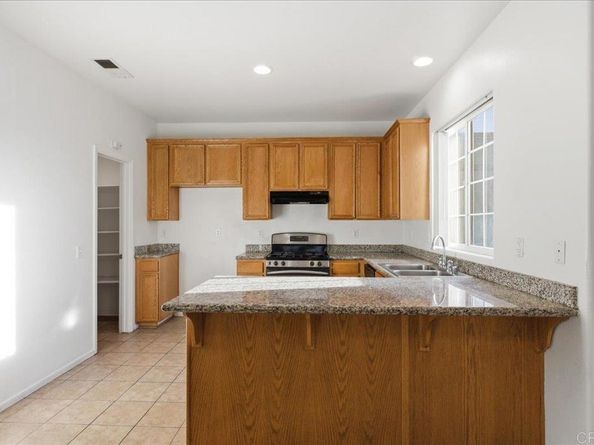 915 Stoneys Lane, El Cajon CA 92021