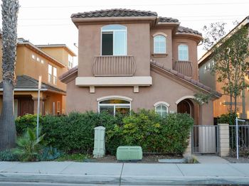 417 N Cedros Ave