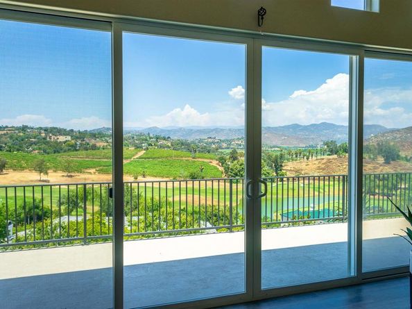 1458 Sierra Linda Drive, Escondido CA 92025