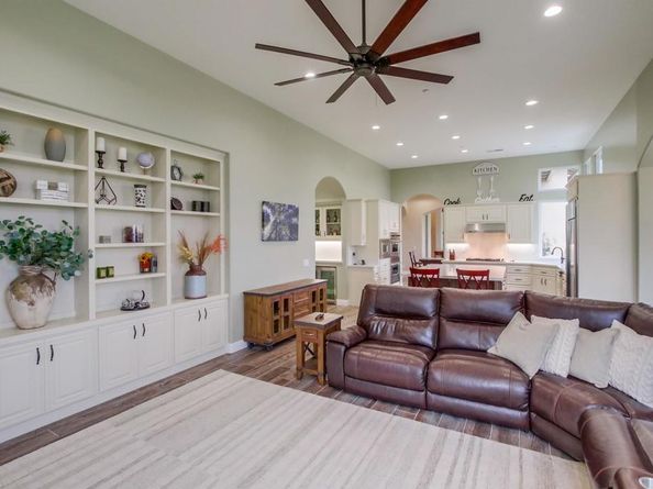 1458 Sierra Linda Drive, Escondido CA 92025