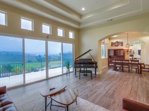 1458 Sierra Linda Drive, Escondido CA 92025