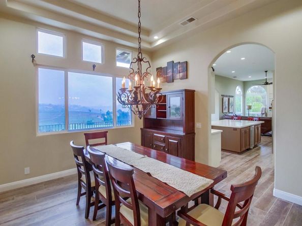1458 Sierra Linda Drive, Escondido CA 92025