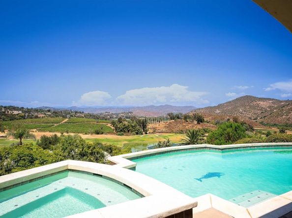 1458 Sierra Linda Drive, Escondido CA 92025