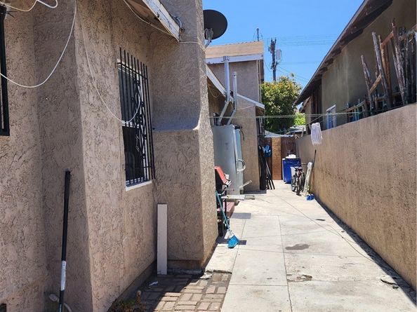 138 W Gage Avenue, Los Angeles CA 90003