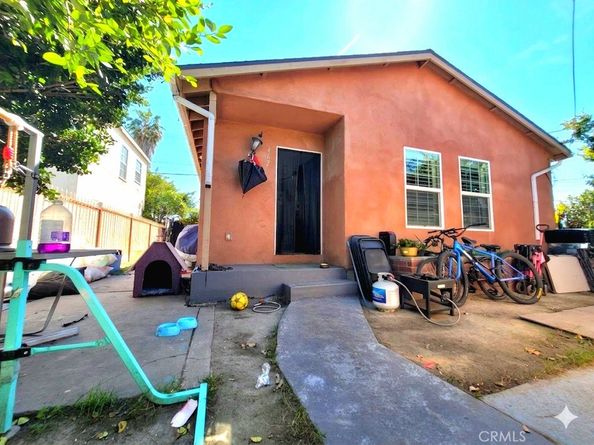 860 W 73rd St., Los Angeles CA 90044