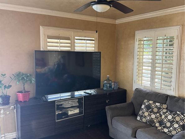 860 W 73rd St., Los Angeles CA 90044