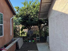 860 W 73rd St., Los Angeles CA 90044