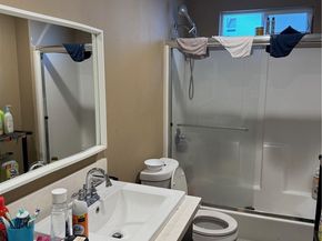 860 W 73rd St., Los Angeles CA 90044