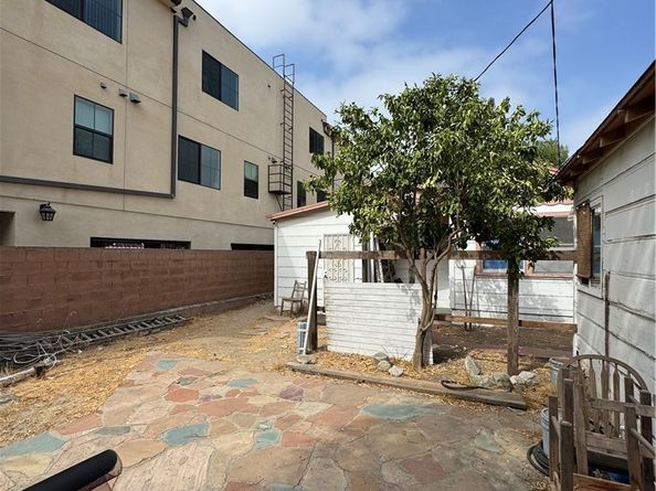 5308 Cleon, North Hollywood CA 91601