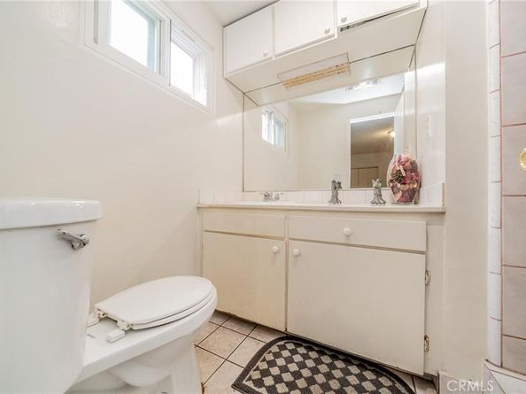 918 S Oak Street, Inglewood CA 90301