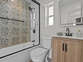 715 W 104th St, Los Angeles CA 90044