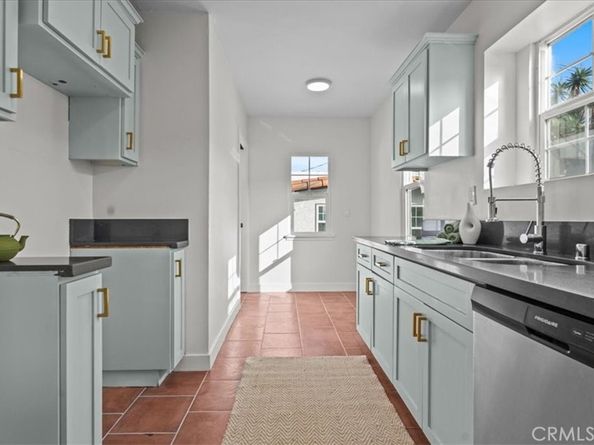 715 W 104th St, Los Angeles CA 90044