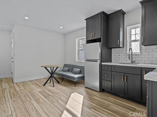 715 W 104th St, Los Angeles CA 90044