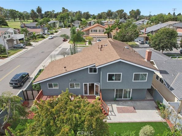 16542 Los Verdes Lane, Huntington Beach CA 92649