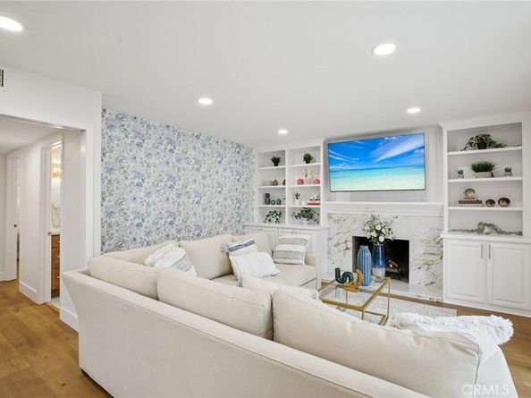 16542 Los Verdes Lane, Huntington Beach CA 92649