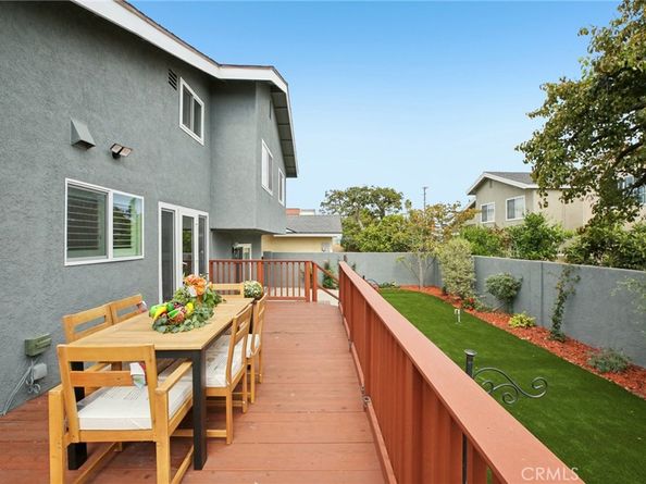 16542 Los Verdes Lane, Huntington Beach CA 92649