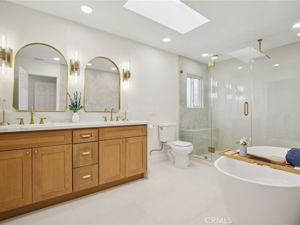 16542 Los Verdes Lane, Huntington Beach CA 92649