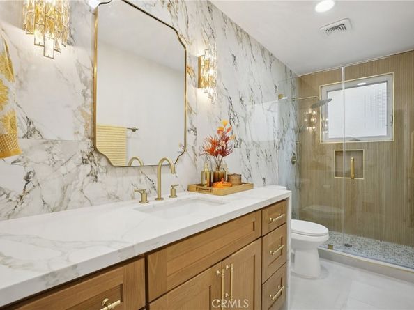 16542 Los Verdes Lane, Huntington Beach CA 92649